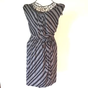 LOFT Black & Ecru Sleeveless Elastic Waist Dress Size Petite Small